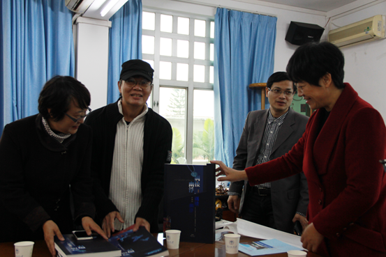 &middot;&middot;&middot;&middot;